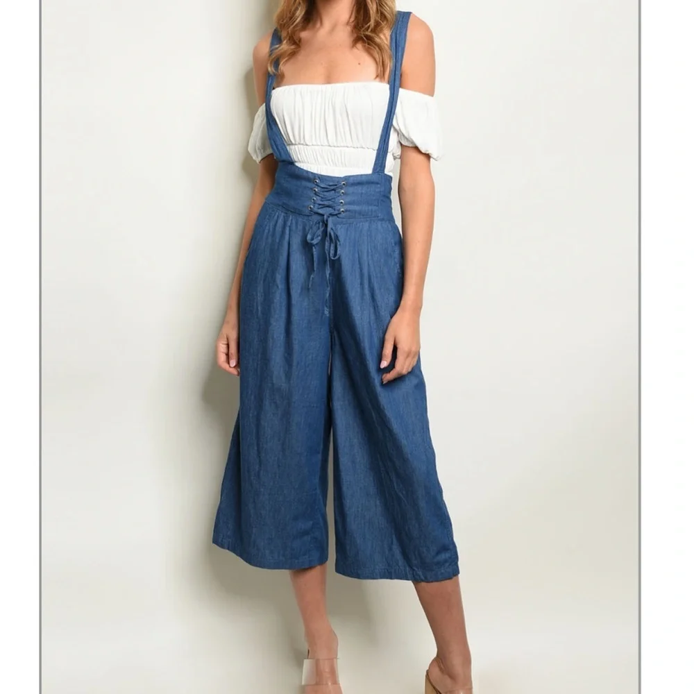 VERY J cropped criss-cross strap romper w/pockets - Picture 4 of 8